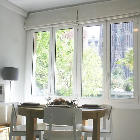 Carrer Lepant Apartment *